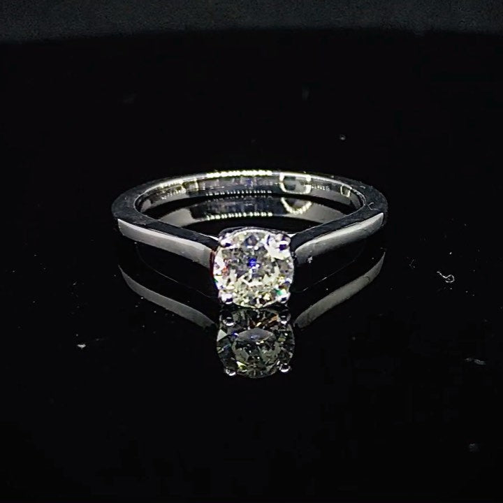 Classic Diamond ring